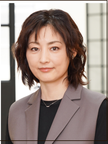 高梨伊织（常盘贵子饰演）