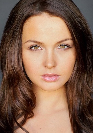 Dr. Jo Wilson（卡米拉·卢丁顿饰演）
