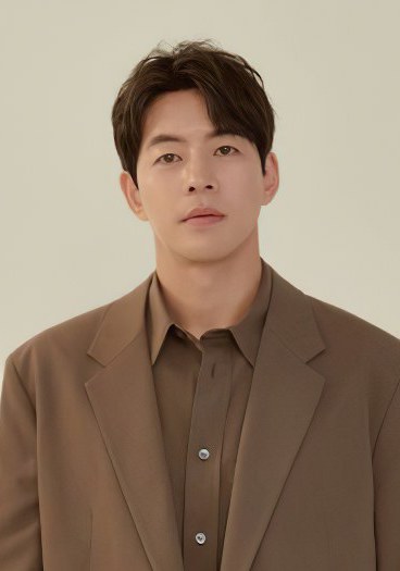 李相仑（李相仑饰演）