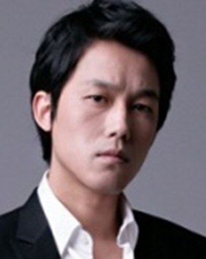 李道振（周锡泰饰演）