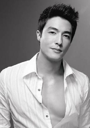 Henry Kim（丹尼尔·海尼饰演）