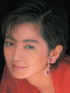 麻生祐未（麻生祐未饰演）
