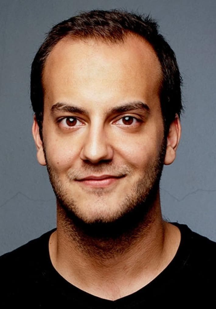 Efe Tuncer（Efe Tuncer饰演）