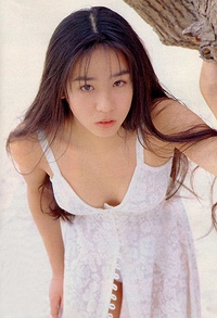 游井亮子（游井亮子饰演）
