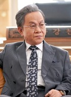 车强千（禹贤饰演）