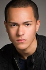 Carlos Fuentes（杰夫·利马饰演）