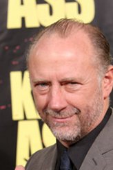 Todd Voight（山德·贝克利饰演）